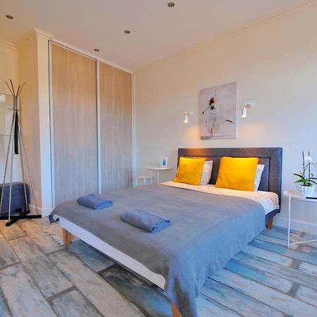 Gertrudes Residence Stay In Light-Filled Studio Apartment In Central Рига Екстериор снимка